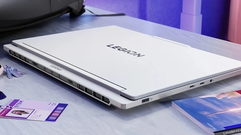 Lenovo Legion 7 16IAX10 83KY001VVN có thiết kế sang trọng, thời thượng