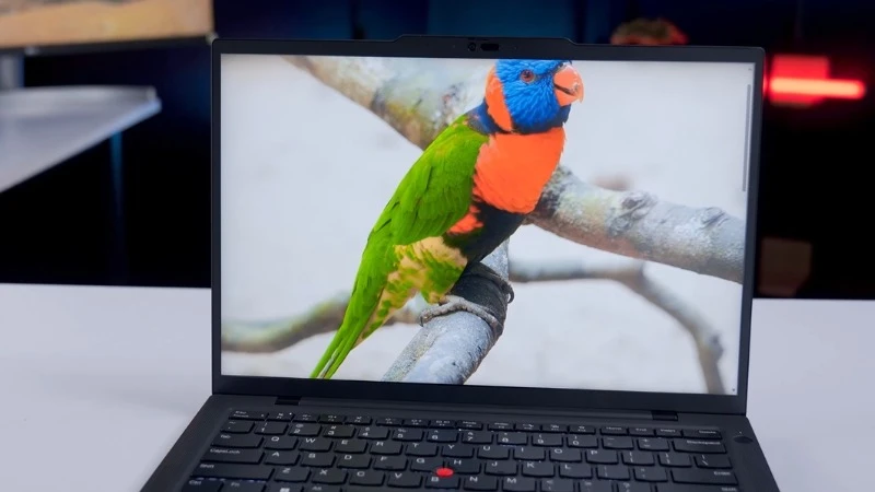 Màn hình 14 sáng 400 nits - Lenovo ThinkPad T14s Gen 6 21R10005VN