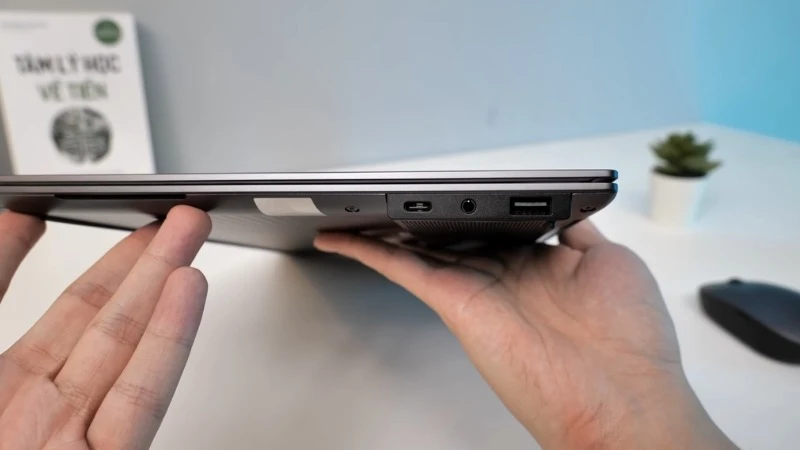 USB-C Thunderbolt đầy đủ - Lenovo ThinkPad X9-15 Gen 1 21Q60054VN