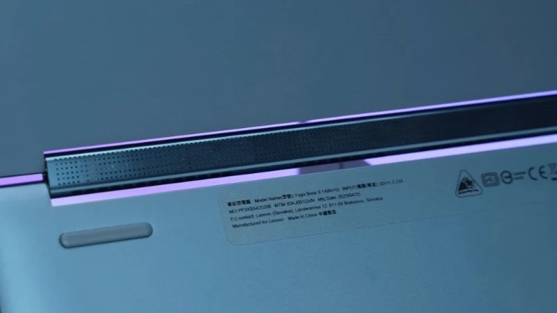 Thiết kế mỏng nhẹ 1.219kg - Lenovo Yoga Book 9 14IAH10 83KJ001QVN