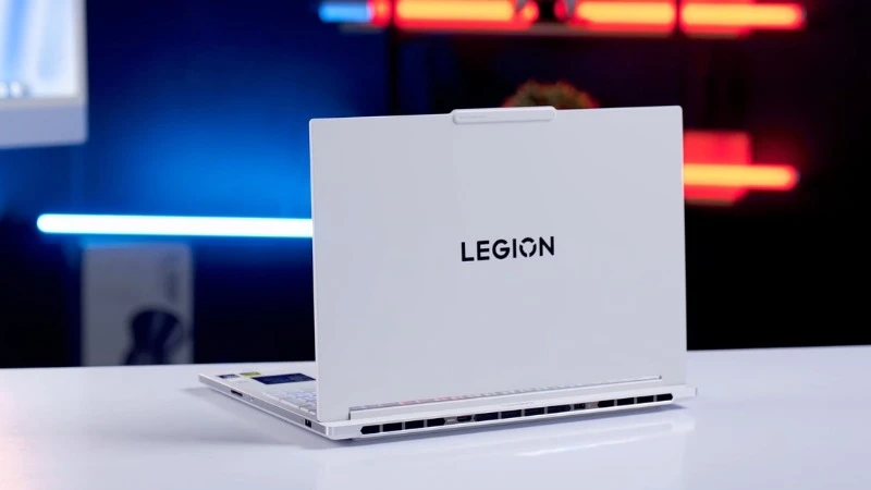 Tổng quan sản phẩm Lenovo Legion 7 16IAX10 83KY001UVN  