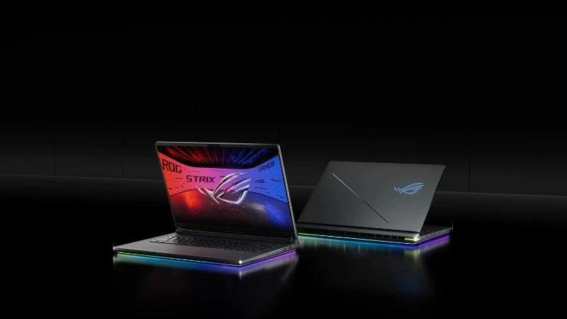 Khối lượng 3.2kg và 18 inch - ASUS ROG Strix G18 G815LP-S9102W
