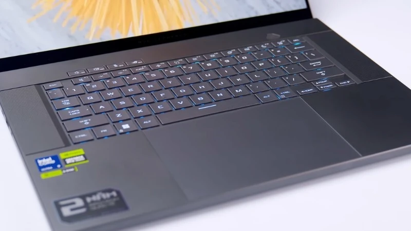 Kết nối siêu tốc với Wi-Fi 7 - Asus ROG Zephyrus G16 GU605CX-QR083W