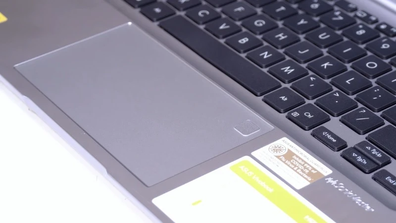 Cảm giác gõ phím Chiclet êm tay - Asus Vivobook 14 X1405VA-LY624W
