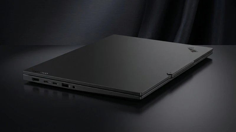 Cổng Thunderbolt 4 và HDMI - Lenovo ThinkPad E14 Gen 7 21T90026VN