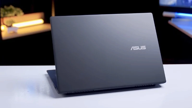 Kích thước 16 inch nhưng chỉ 1.95kg - ASUS Gaming V16 V3607VH-RP024W