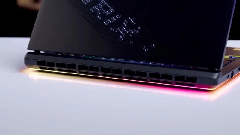 Viên pin 90Wh kèm sạc nhanh - ASUS ROG Strix 18 G835LW-SA193W
