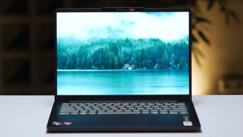 Lenovo IdeaPad Slim 3 14ARP10 83K6005UVN trang bị RAM 24GB DDR5 - Đa nhiệm cực thoải mái