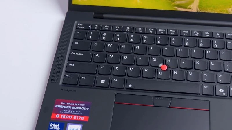 Bàn phím trứ danh cho cảm giác gõ êm ái, tối ưu sự tập trung trong những giờ làm việc dài - Lenovo ThinkPad P14s Gen 6 21QT005DVA