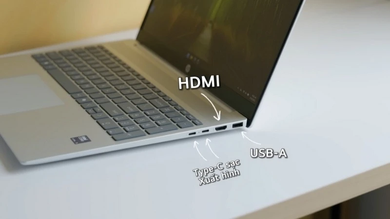 HP OmniBook 5 AI 16-AF1046TU BZ7Q8PA đầy đủ cổng kết nối hiện đại