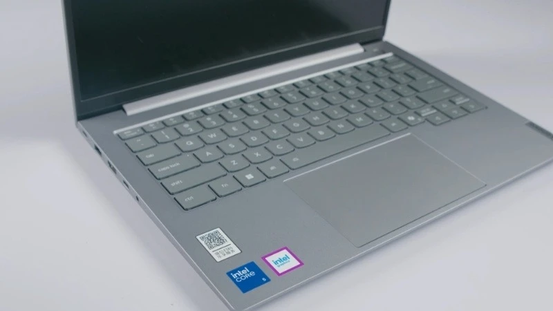 Bàn phím Lenovo ThinkBook 14 G9 IRL 21UY008JVA trang bị sẵn đèn nền Backlit trắng 