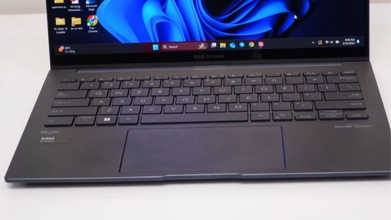 Bàn phím của ASUS Zenbook 14 UX3405CA-ST629W sử dụng kiểu Backlit Chiclet Keyboard