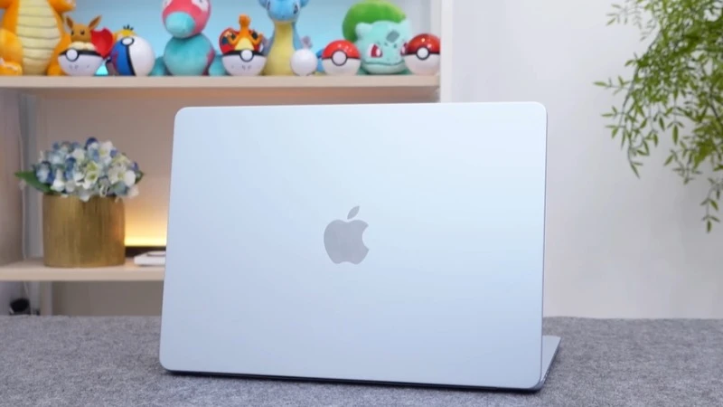 Apple Macbook Air M5 13 inch 2026 MDHK4SA/A màu Sky Blue sang trọng, mỏng 11.3mm và nhẹ 1.23kg