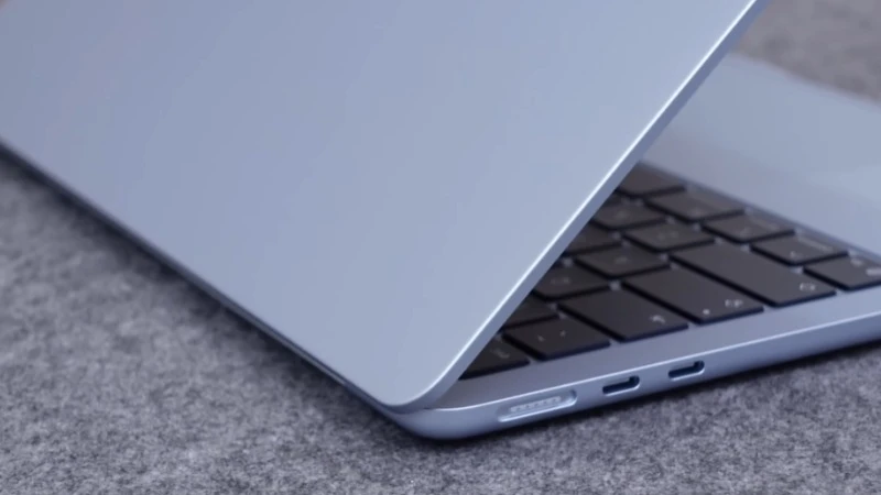 Apple Macbook Air M5 13 inch 2026 MDHK4SA/A tích hợp Wi-Fi 7, Bluetooth 6 và cổng Thunderbolt 4