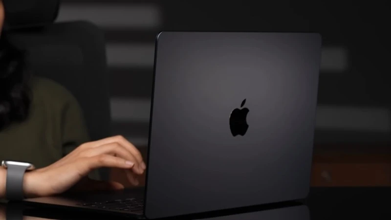 Apple Macbook Air M5 15 inch 2026 MDVN4SA/A tích hợp hệ thống 6 loa sống động