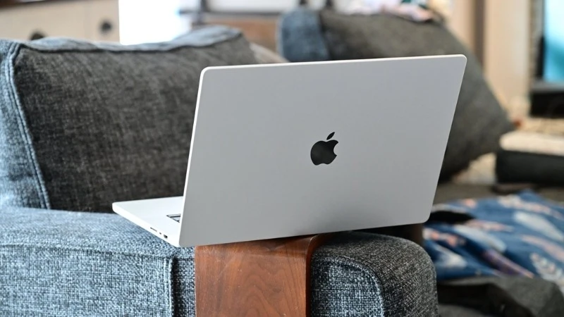 pple Macbook Pro M5 Max 16 inch 2026 MGE74SA/A có khả năng kết nối mạng không dây tốc độ cao