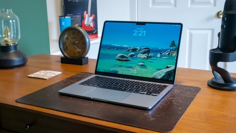 Apple Macbook Air M5 15 inch 2026 MDVT4SA/A có RAM 16GB xử lý mượt 50 tab Chrome, SSD 1TB lưu trữ dữ liệu đồ họa thoải mái