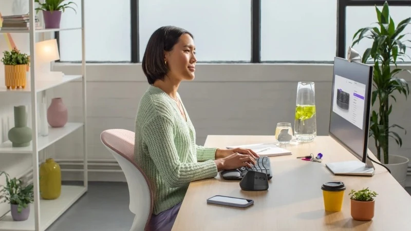 Bàn phím không dây Logitech Wave Keys Ergonomic tùy chỉnh linh hoạt qua phần mềm Logi Options+