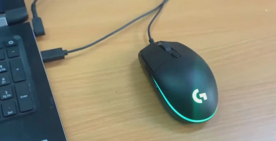 Cổng kết nối chuột Gaming Logitech G102 Gen 2 LightSync