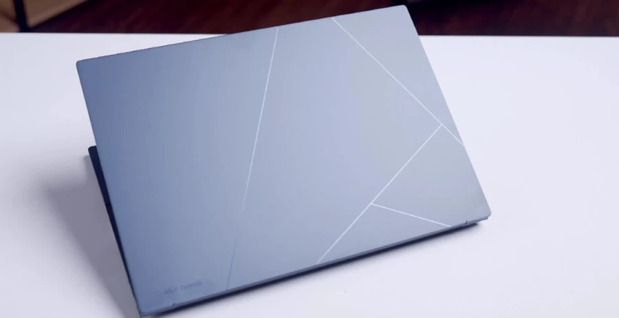 Giá thành cao laptop Asus Zenbook 14