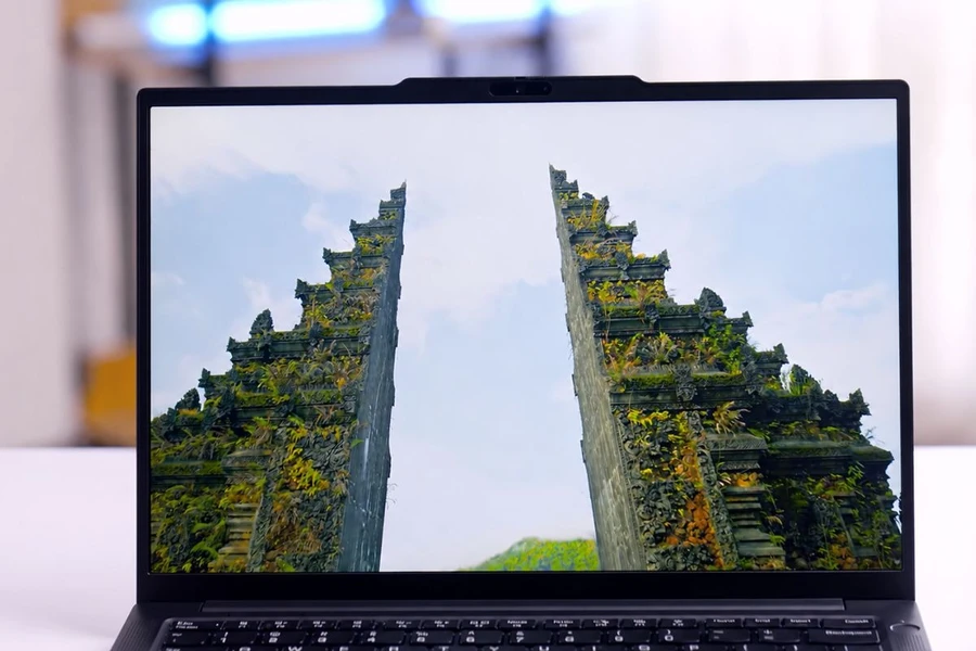 Màn hình WUXGA giúp Lenovo ThinkPad E14 Gen 7 hiển thị sắc nét mọi nội dung