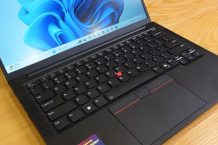 Lenovo ThinkPad E14 Gen 7 21SX00BJVA sở hữu bàn phím nảy, hành trình phím sâu, gõ thoải mái và chính xác