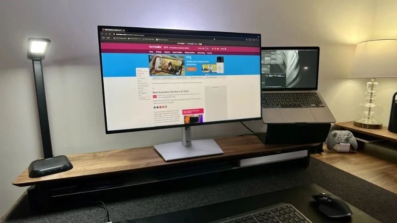 Dell P2725HE là màn hình văn phòng tầm trung cân bằng tốt giữa thiết kế, hiển thị và tiện ích