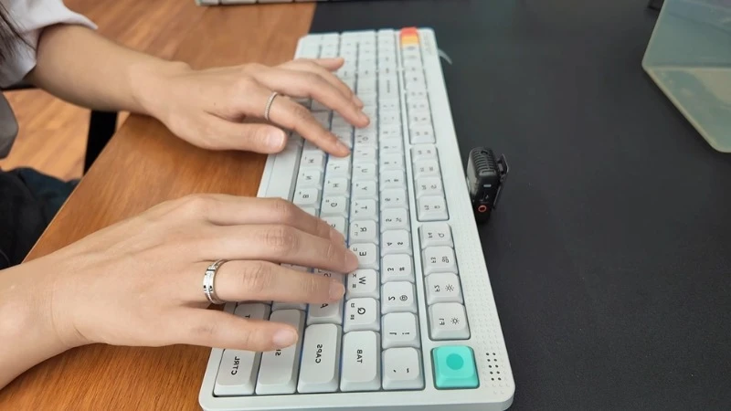 Keycap bàn phím cơ Nuphy Node100 siêu bền, đèn RGB bắt mắt và thời lượng pin 4000mAh ấn tượng