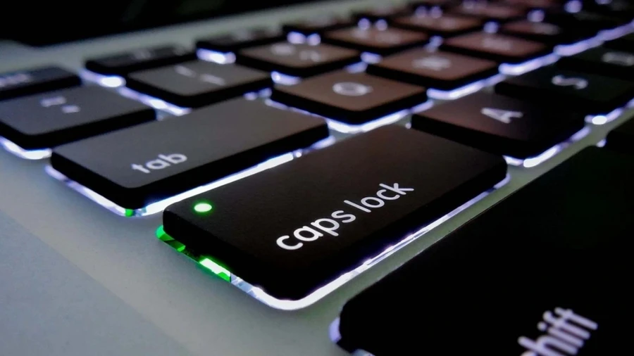 Bàn phím sáng nhưng màn hình không lên: Nhấn Caps Lockđể kiểm tra đèn, nếu đèn không phản hồi, máy có thể bị treo hoặc lỗi hệ thống