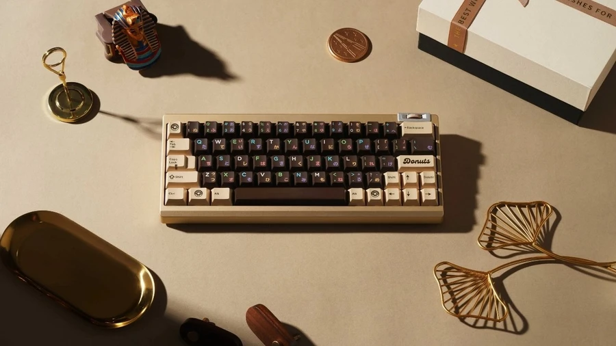 Layout bàn phím cơ 60% giúp góc làm việc tối giản, thoáng đãng và dễ kết hợp với các phụ kiện setup khác