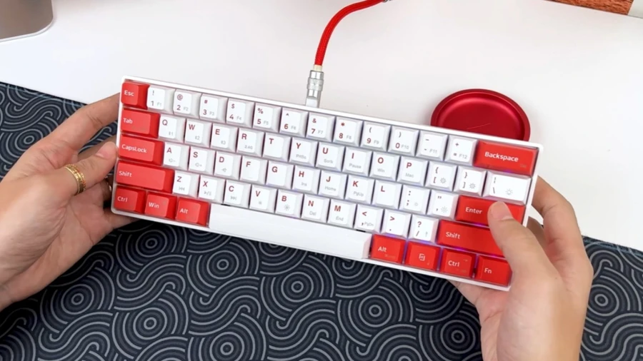 Layout bàn phím cơ 60% lược bỏ phím chức năng để tối ưu diện tích, nhưng vẫn giữ cảm giác gõ phím cơ tốt