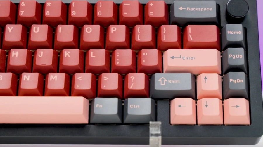 Bàn phím cơ 65% Keycap PBT, khung phím chắc chắn và kê tay giúp tối ưu cảm giác gõ, độ bền cho người dùng lâu