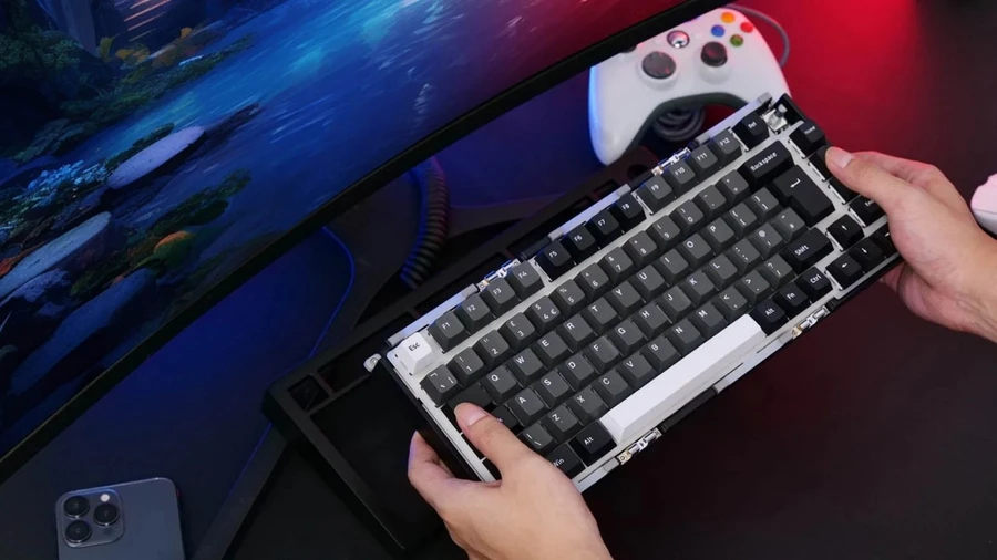 Bàn phím cơ 75% cân bằng giữa không gian di chuột và phím chức năng, lý tưởng để chơi game lẫn làm việc
