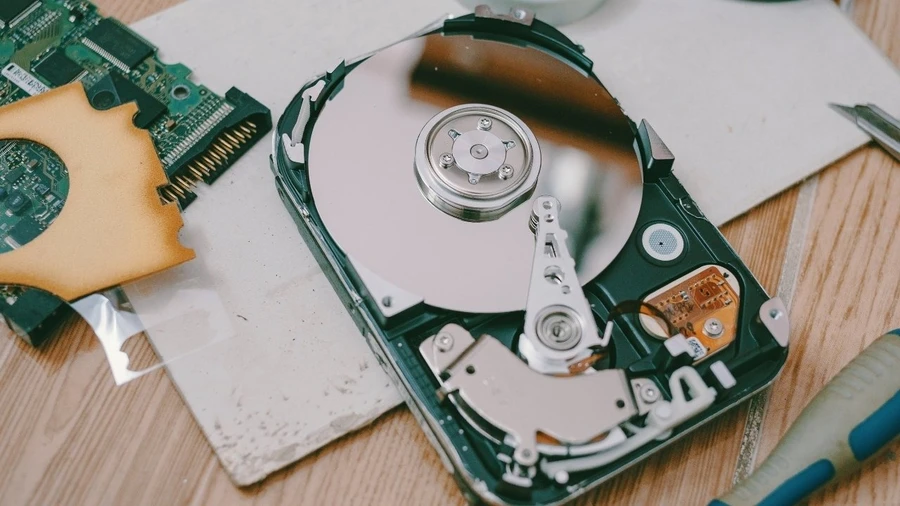 Laptop chơi FO4 mượt giá rẻ có Ổ cứng SSD 256GB trở lên giúp khởi động máy và load game nhanh hơn đáng kể so với ổ HDD