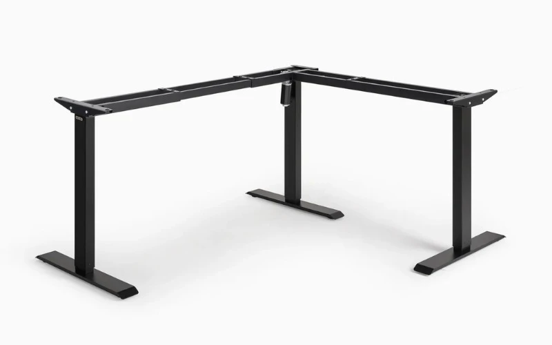 Khung bàn nâng hạ Motion Corner vận hành cực chắc chắn nhờ 3 chân và 2 động cơ