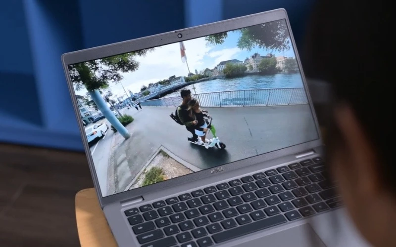 Dell Latitude 5440 tích hợp Core i5-1345U, RAM 16GB, SSD 256GB, màn hình FHD và Windows bản quyền