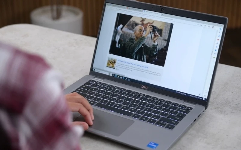Dell Latitude 5440 tích hợp chip Intel Core i5-1345U và RAM 16GB đáp ứng tốt mọi tác vụ đa nhiệm