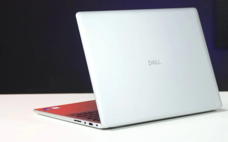 Dell 16 DC16251 sở hữu màn hình 16 inch cảm ứng, chip Intel Core 5 mạnh mẽ và thiết kế bền bỉ