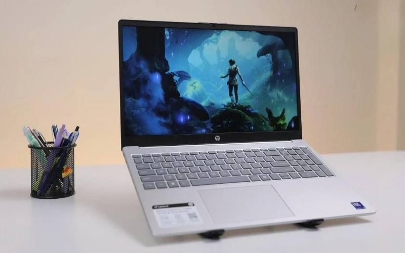 Laptop HP 15-FD2050WM phù hợp cho học sinh, sinh viên, nhân viên văn phòng và người làm việc tự do