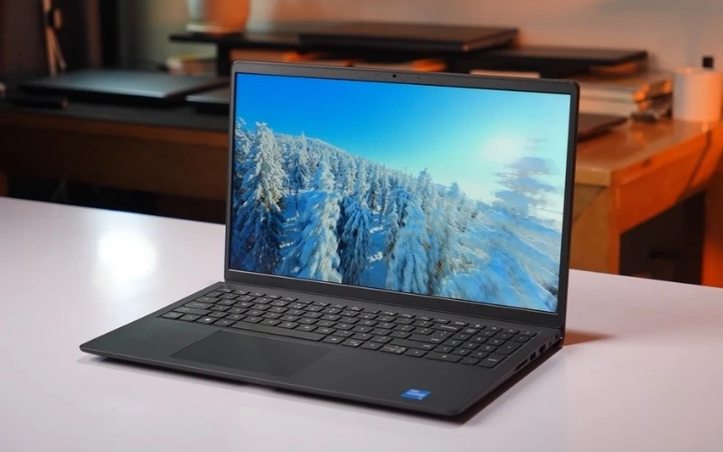 Dell Vostro 3530 trang bị chip i7-1355U xử lý trơn tru các tác vụ văn phòng và đa nhiệm phức tạp