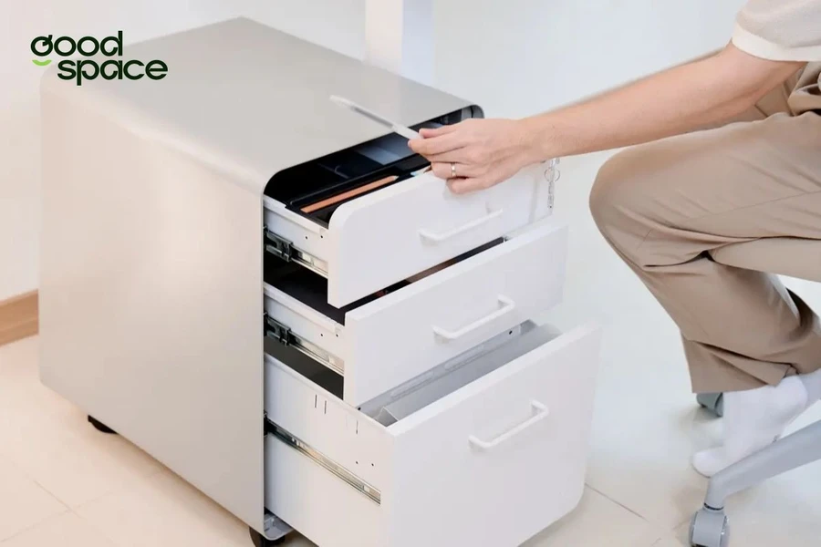 Bạn cần quan tâm đến dung tích, chất liệu, độ an toàn và chế độ bảo hành khi mua hộc tủ