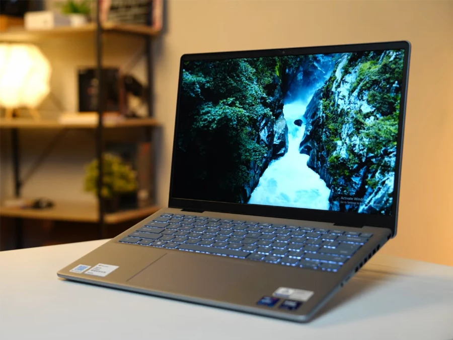 Dell Inspiron là người bạn đồng hành đáng tin cậy trên suốt ngày dài di chuyển 
