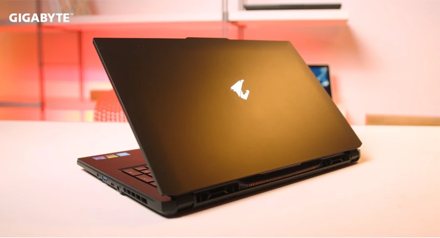 Thiết kế mạnh mẽ đặc trưng của dòng laptop