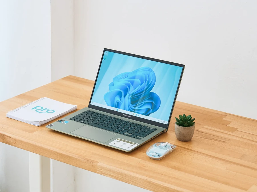 Màn hình luôn là điểm sáng mỗi khi nhắc tới cái tên ASUS Zenbook 14 OLED UX3402