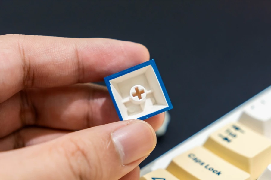 Bàn phím Xinmeng sử dụng keycap PBT cao cấp