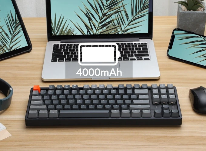 Bàn phím cơ Keychron K8 màu xám đen, layout TKL, có phím điều hướng.