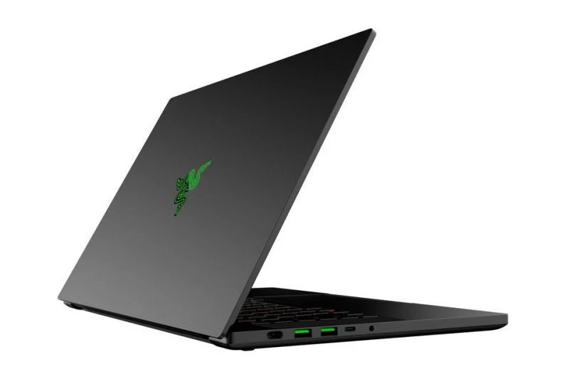 Laptop Razer Blade 15 màu đen với logo rắn ba đầu phát sáng