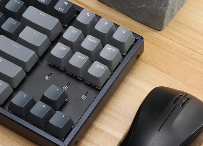 Bàn phím Keychron K8 layout TKL với các phím chức năng đặc trưng của Mac.