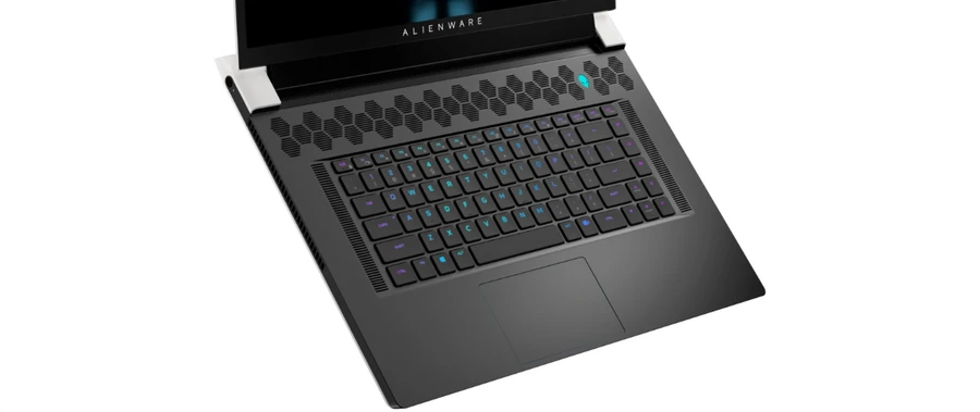 Bàn phím và touchpad LED RGB trên laptop gaming Alienware x17 R1