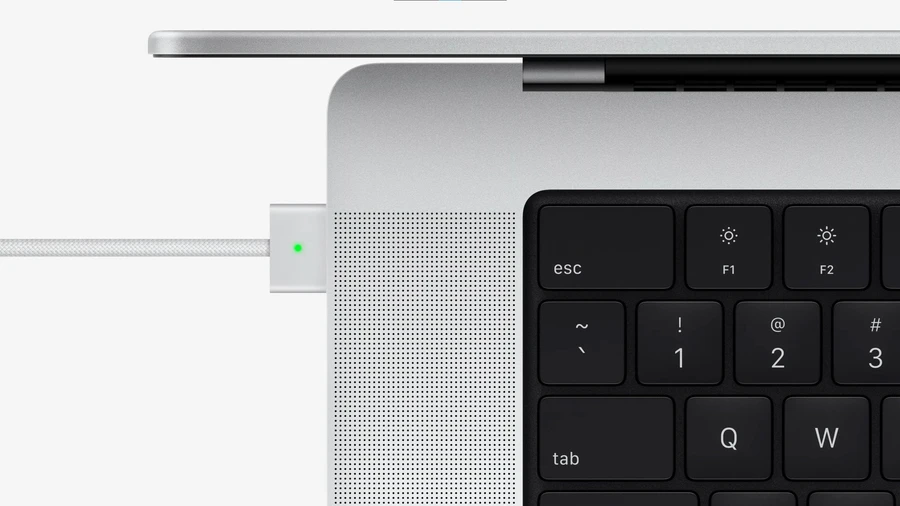 MacBook Pro mới với các cổng kết nối HDMI, MagSafe 3, khe thẻ SD, jack tai nghe, Thunderbolt 4.